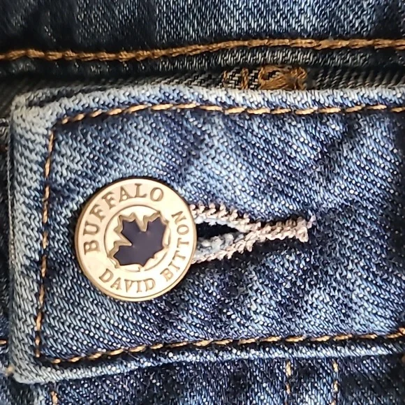 BUFFALO DAVID BITTON BRAND WOMEN'S BLUE JEANS SIZE 28 - Picture 4 of 16
